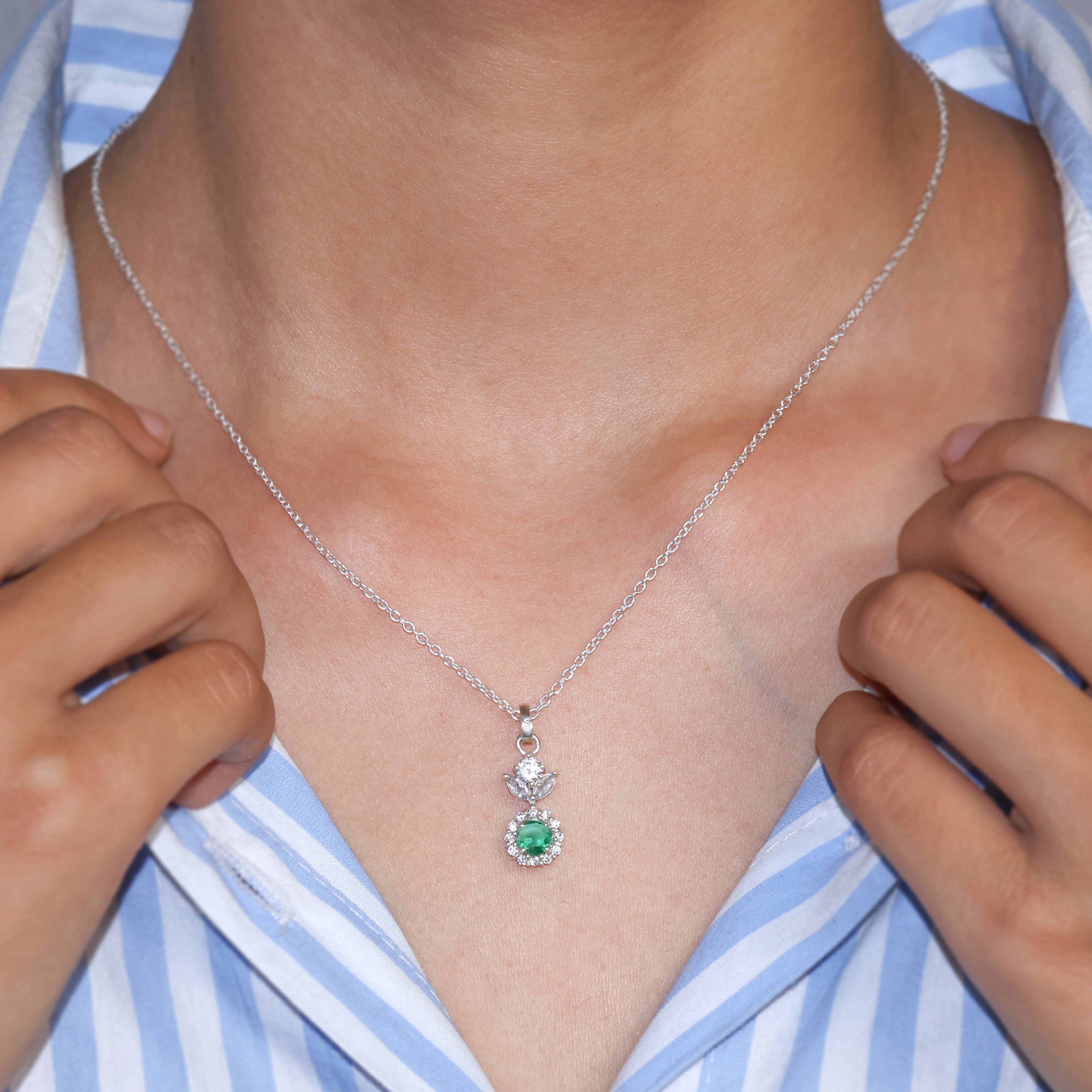 Get Elegant Emerald With Ziecon Pendant Necklace 3