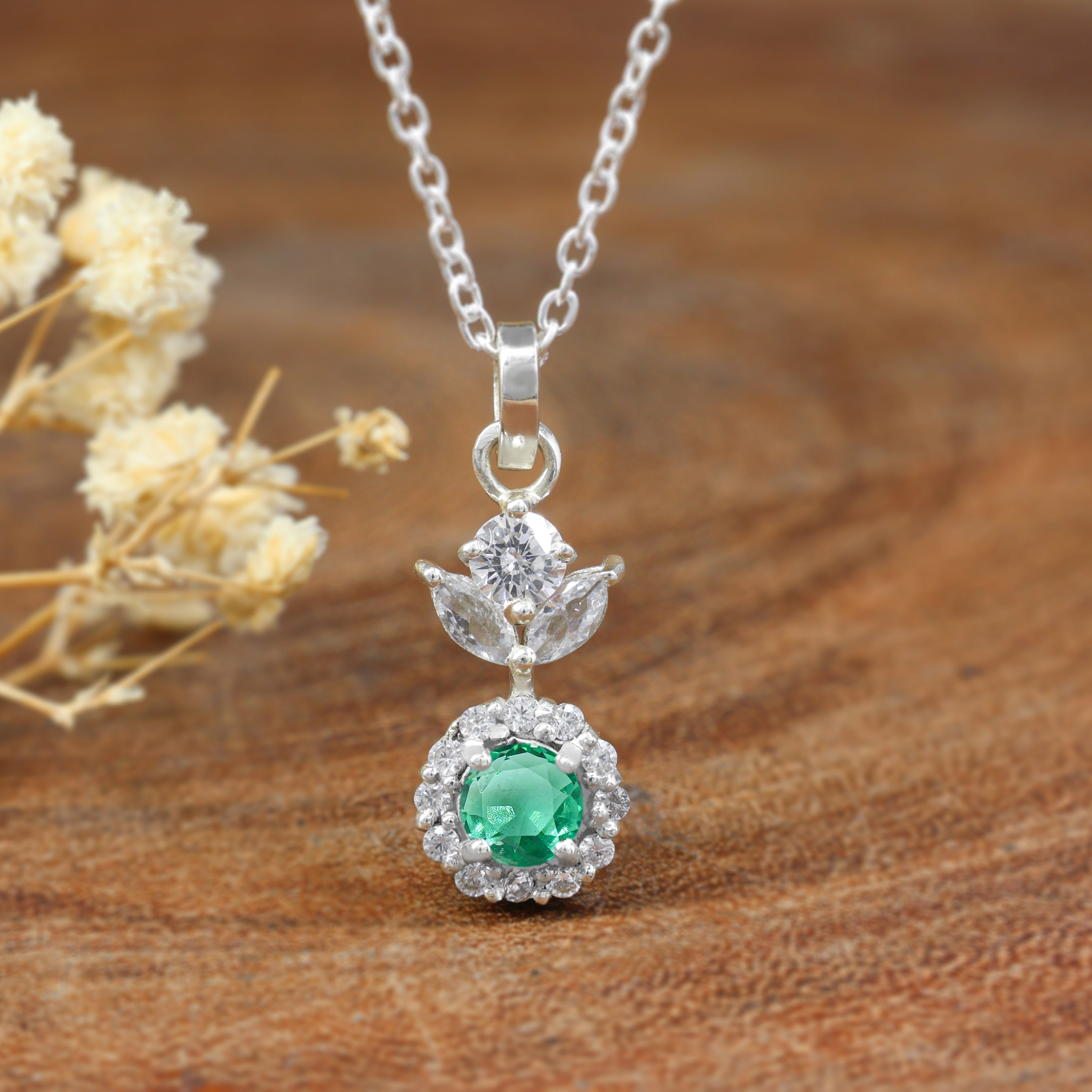 Elegant Emerald Pendant Necklace5