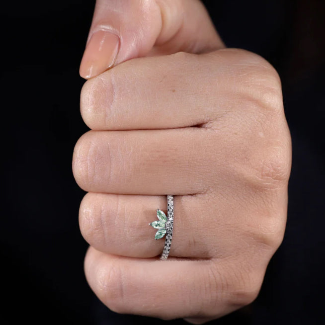 Beautiful 3 Marquise shape Moss Agate ring