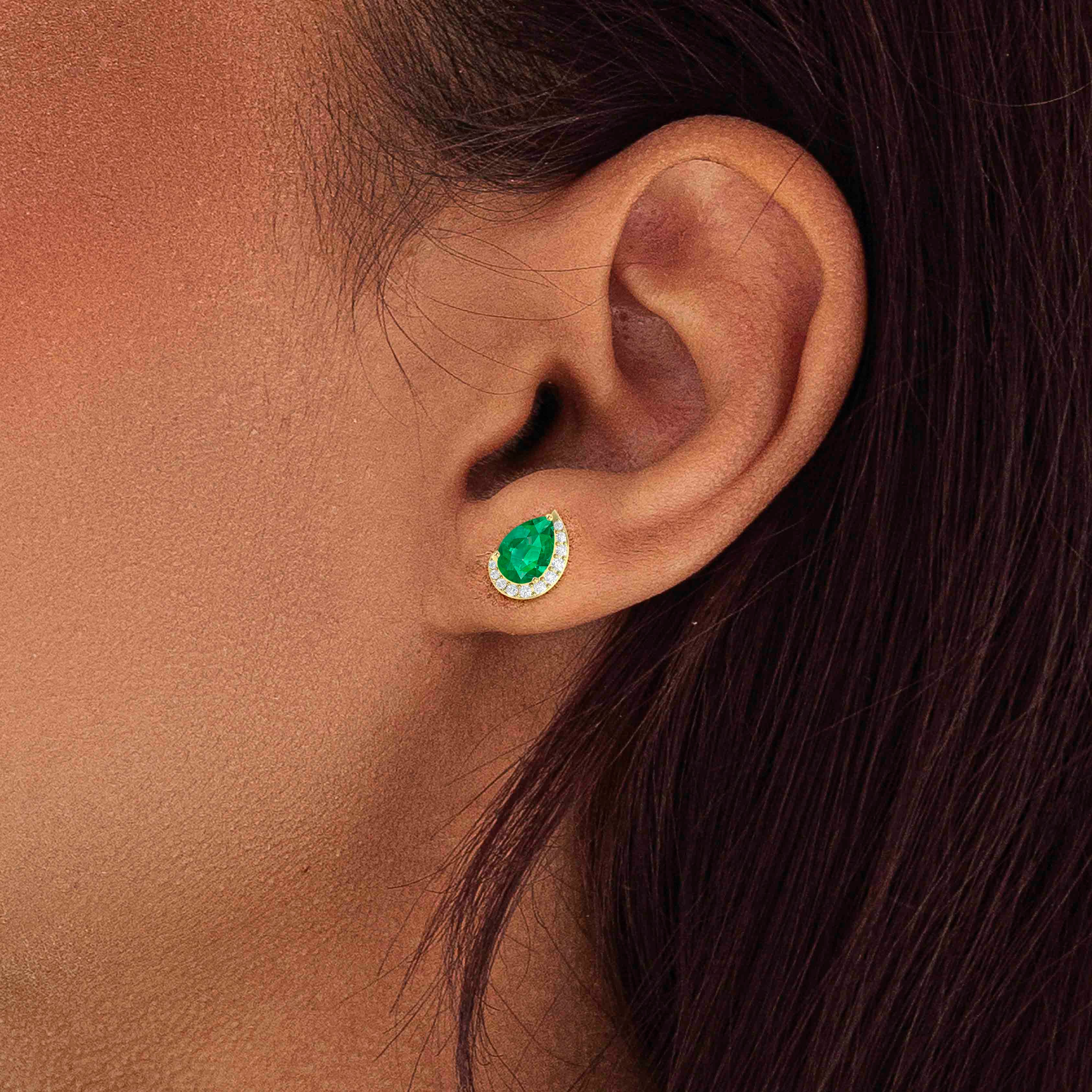 Emerald Gemstone Pear Design Stud Earring